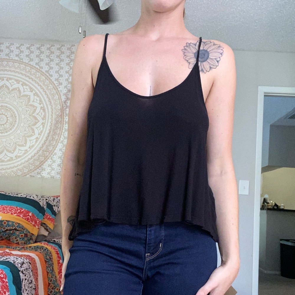 Black flowy tank size small